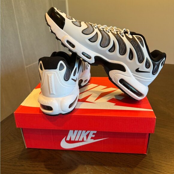 Nike Air Max Plus Drift - Picture 2 of 5